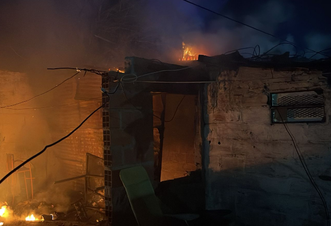 Incendio destruye parte de una vivienda en Fray Luis Beltrán