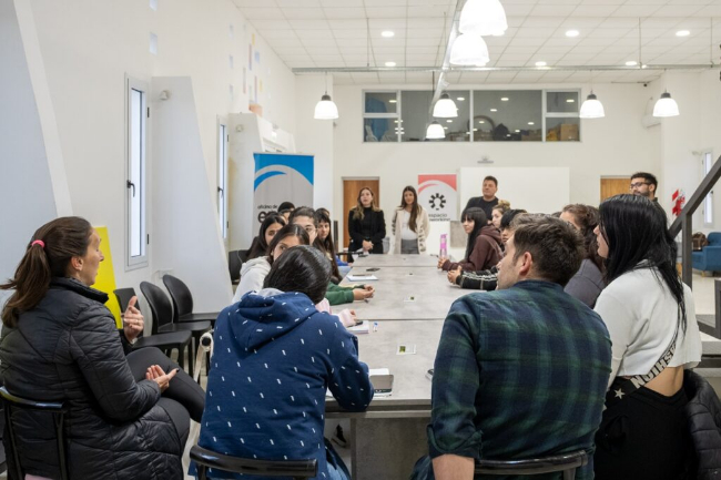 Oportunidades que abren caminos: comenzaron cursos de Marketing Digital y Operador de PC