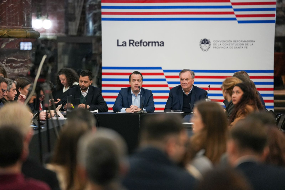 La Comisión Redactora trabaja en el texto definitivo de la Nueva Constitución