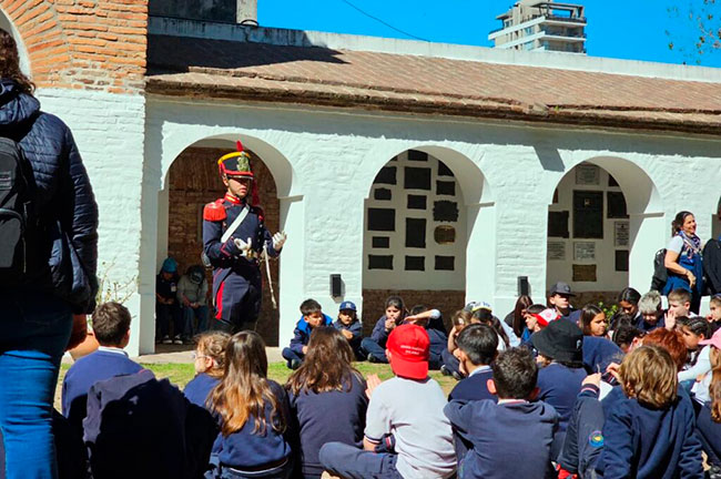 En un solo día, casi 1500 alumnos de todo el país visitaron San Lorenzo
