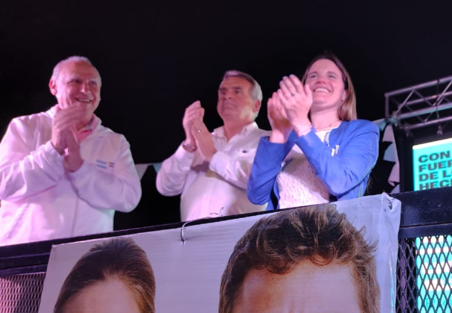 Fuerza Patria realizó una Asamblea Ciudadana en Puerto San Martín con la presencia de Caren Tepp y Agustín Rossi