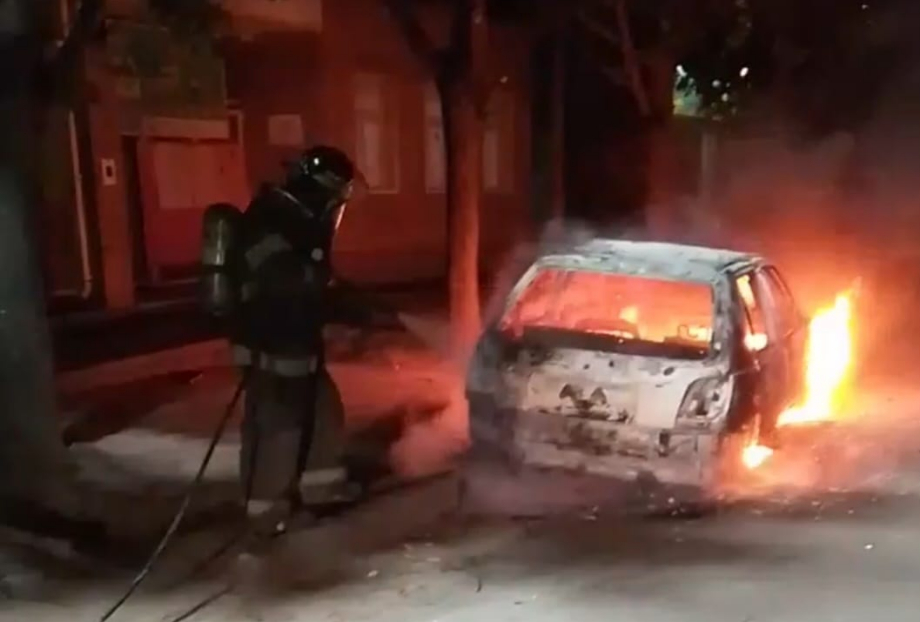 Investigan el incendio de un vehículo en Puerto General San Martín