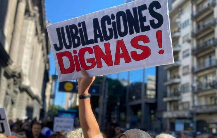 Convocan a entregar firmas en defensa de los jubilados