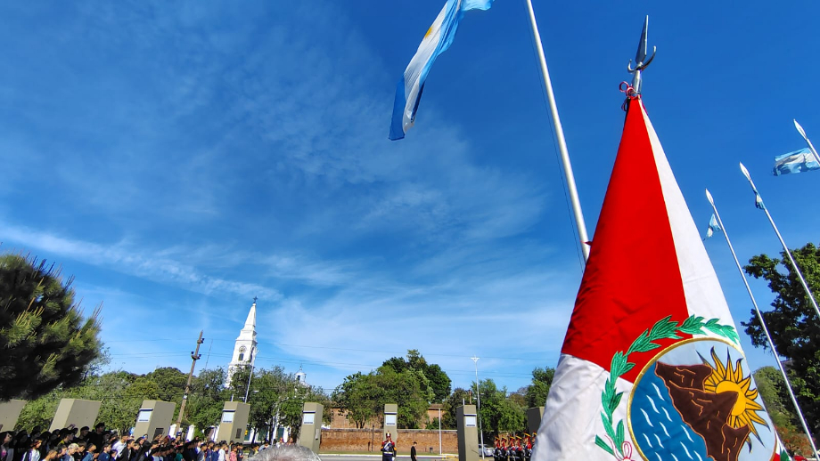 San Lorenzo conmemoró el 205° aniversario de la creación de la bandera primigenia del Perú