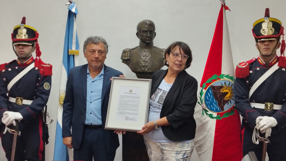 El Instituto Sanmartiniano del Perú distinguió a la Asociación Sanmartiniana de San Lorenzo