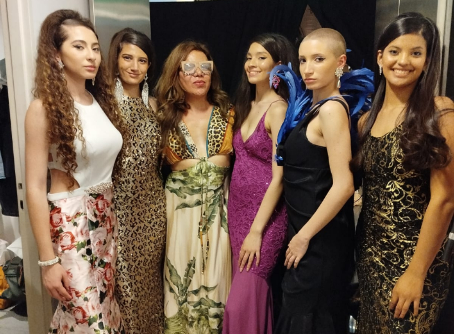 Charo Del Mar deslumbró en el desfile “Diseñadores Unidos” con su colección “Alta Noche”