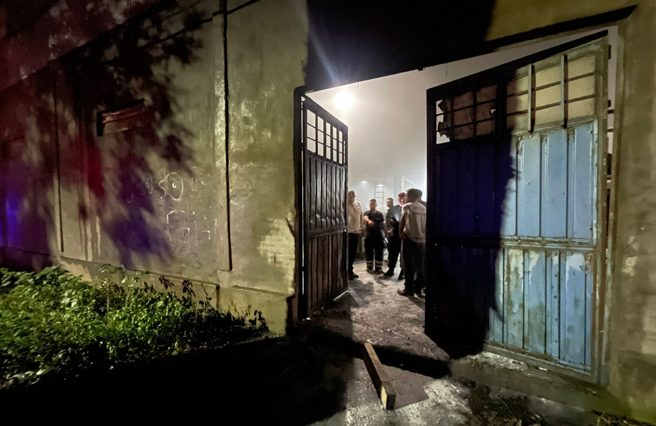 Principio de incendio en un galpón de la zona oeste de San Lorenzo