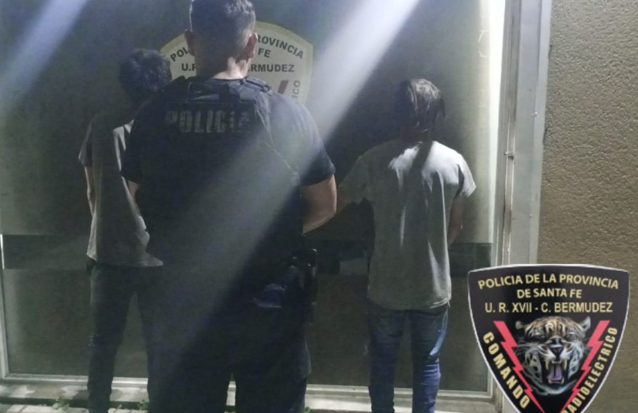 Dos detenidos por intentar robar prendas de vestir en una vivienda de Capitán Bermúdez