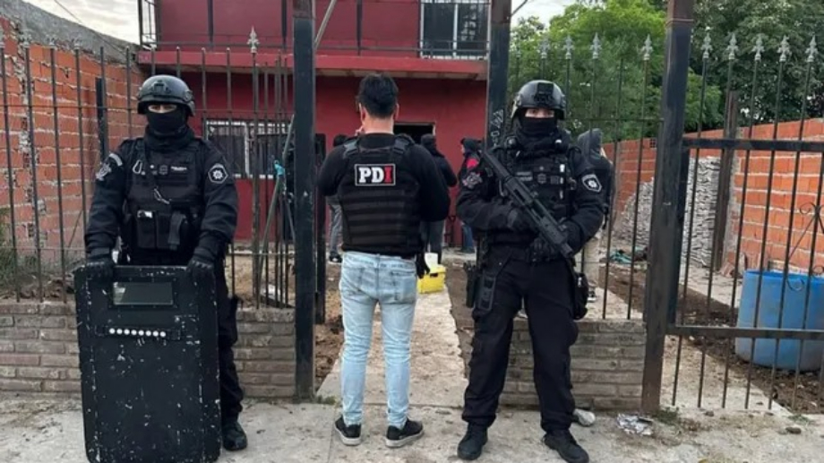 Banda del Viejo González: múltiples allanamientos en Capitán Bermúdez y Granadero Baigorria