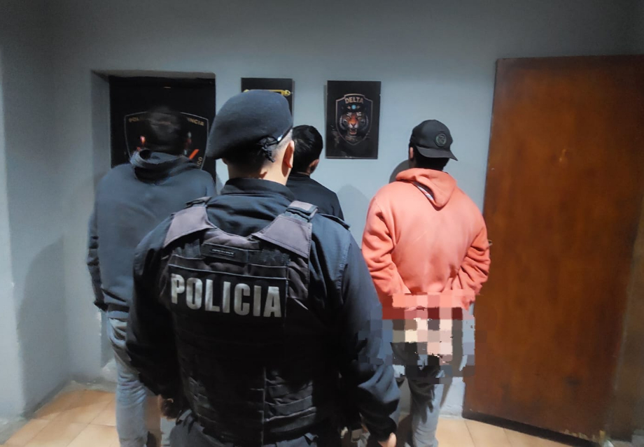 San Lorenzo: tres hombres fueron detenidos por intentar robarle a un joven en pleno centro