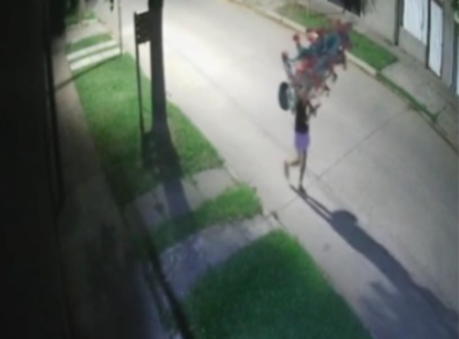 Fray Luis Beltrán: Detuvieron al acusado de robar el árbol de Navidad de la parroquia