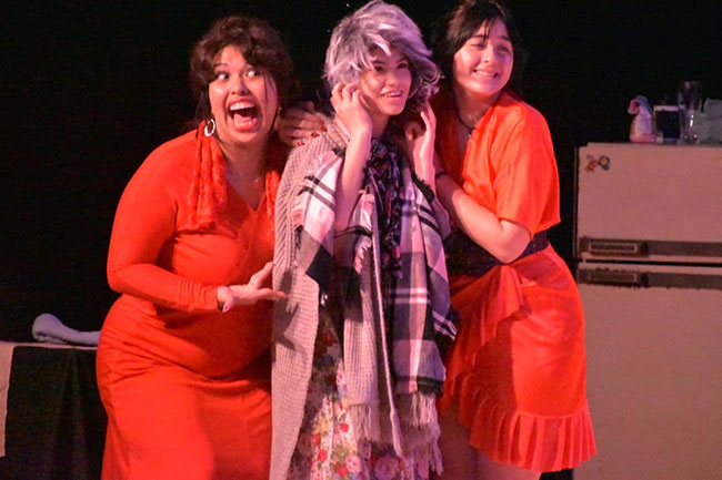 El elenco intercolegial Kunta Pebracho presentó “Esperando la Carroza”