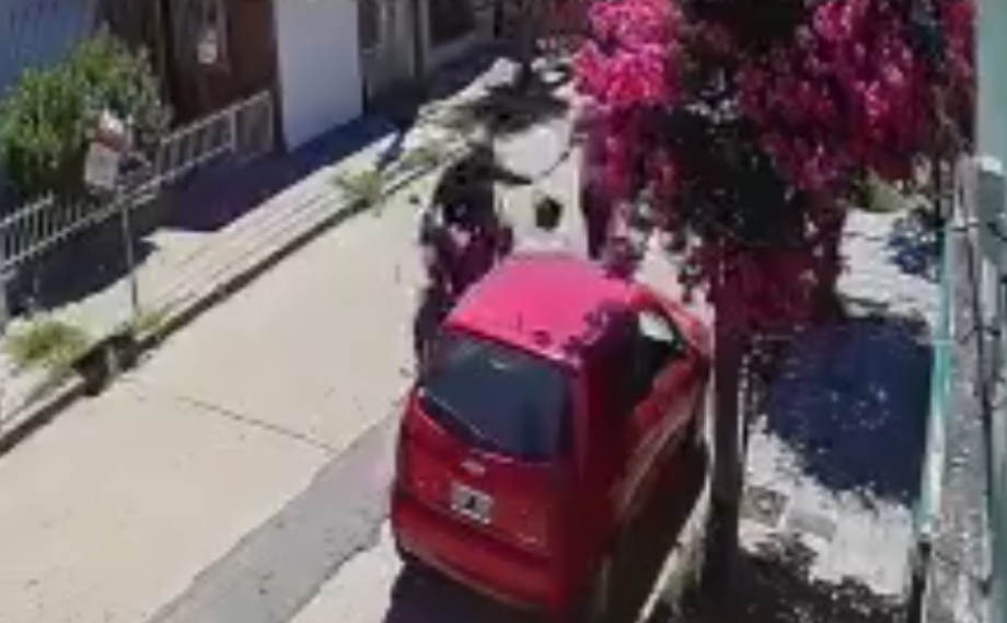 Inseguridad en Fray Luis Beltrán: Registran violento robo a plena luz del día