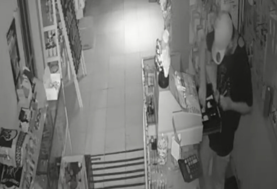 Reloj en mano: Le bastaron solo 120 segundos para saquear un súper en el Fonavi Oeste