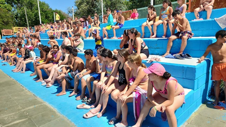 Puerto: comenzó la colonia de vacaciones en el Camping Municipal