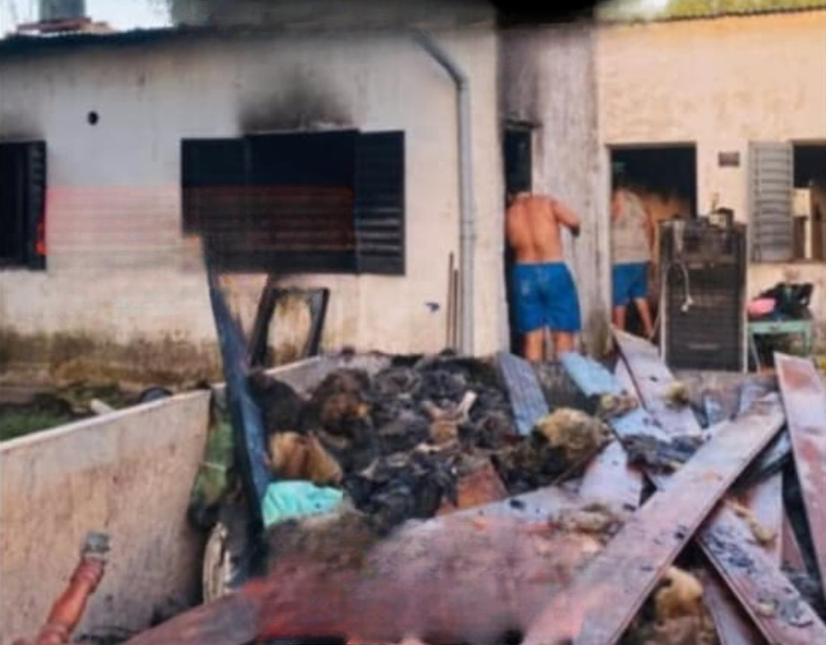 Solidaridad: Lanzan colecta para ayudar a una familia que perdió todo en un incendio en Fray Luis Beltrán