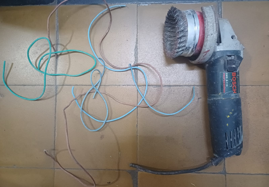 Detienen a un joven que circulaba con una amoladora de dudosa procedencia