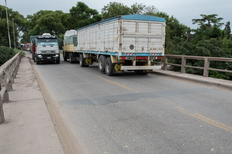 Ruta 11: Comienzan las obras en Timbúes bajo la sombra de arreglos que nunca alcanzan