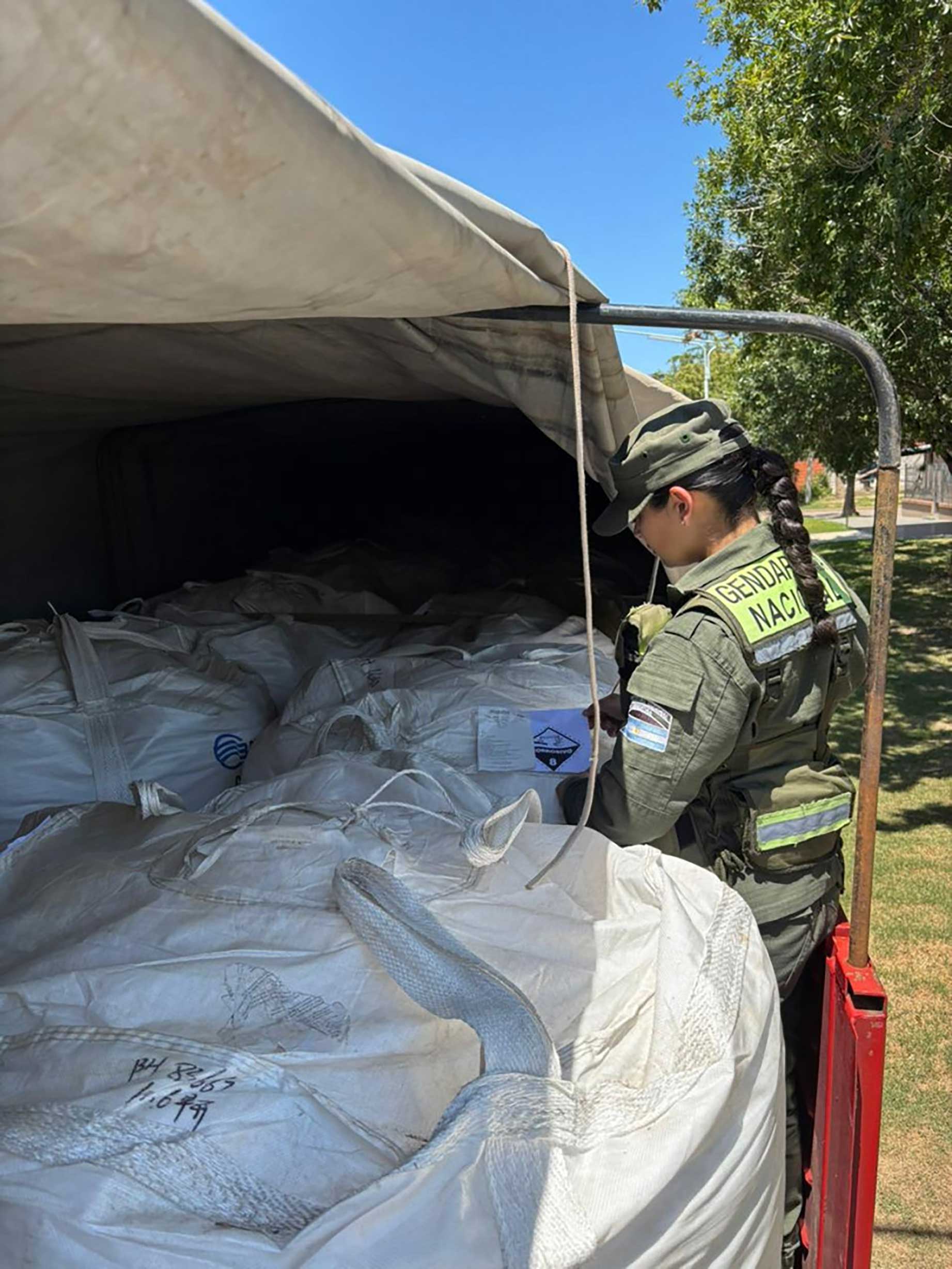 Totoras: secuestran más de 20 toneladas de soda cáustica transportados sin la documentación legal