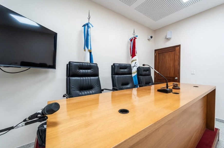 San Lorenzo: Inició el juicio oral contra un hombre acusado de abusar de las hijas de su pareja en Puerto Gaboto