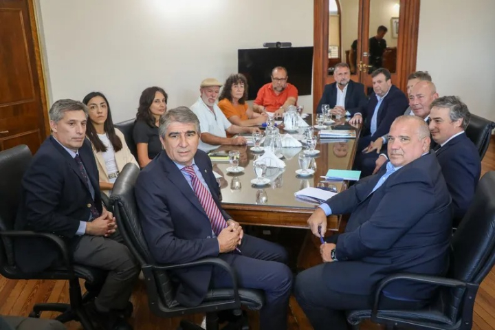 Santa Fe: UPCN y ATE aceptaron la propuesta salarial y se cierra la paritaria central