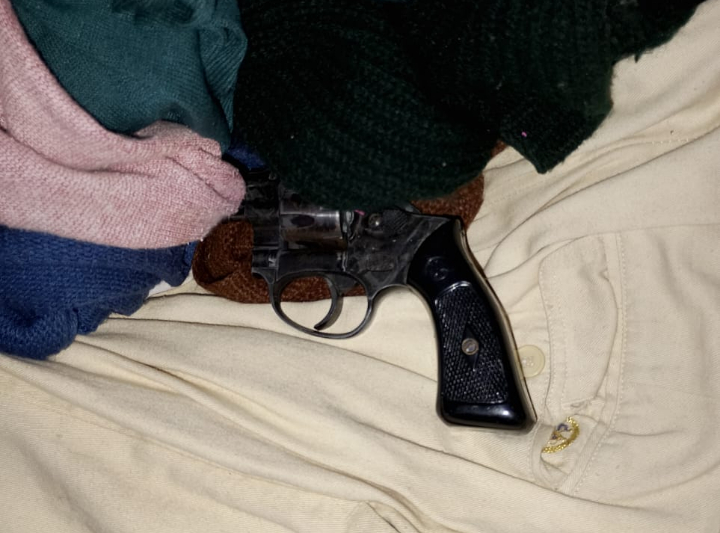 Violencia entre adultos mayores en Capitán Bermúdez: un herido de bala y dos detenidos