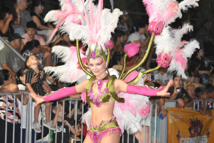 Puerto General San Martín se vistió de fiesta: una multitud celebró el Carnaval 2026
