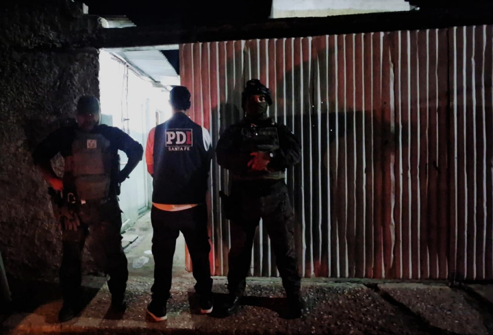Golpe al microtráfico en Carcarañá: Tres detenidos tras el secuestro de cocaína y divisas