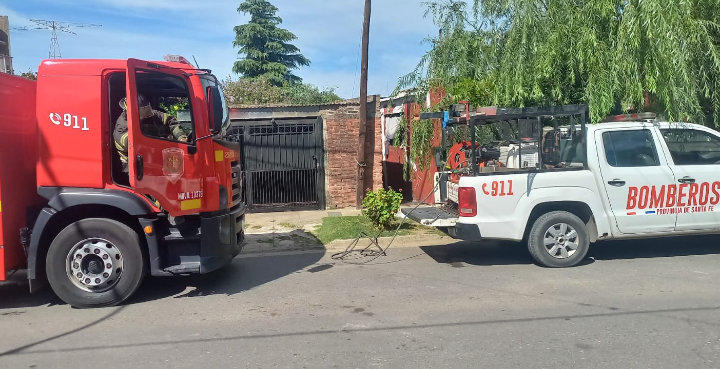 Rápida intervención de bomberos evitó que un principio de incendio destruyera una vivienda en San Lorenzo