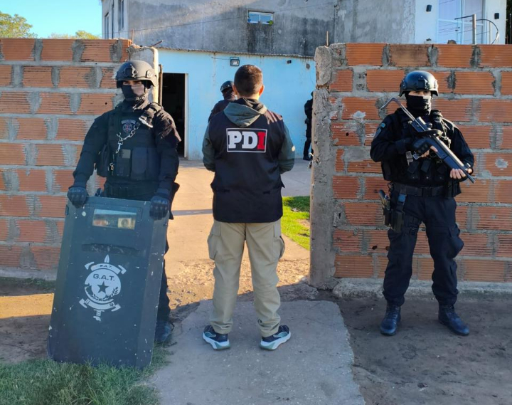 Golpe al delito en Fray Luis Beltrán: Detienen a un joven por balaceras y microtráfico
