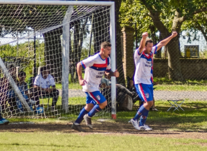 Liga Sanlorencina: PSM Fútbol se escapa en la cima tras una quinta fecha marcada por el barro y los goles