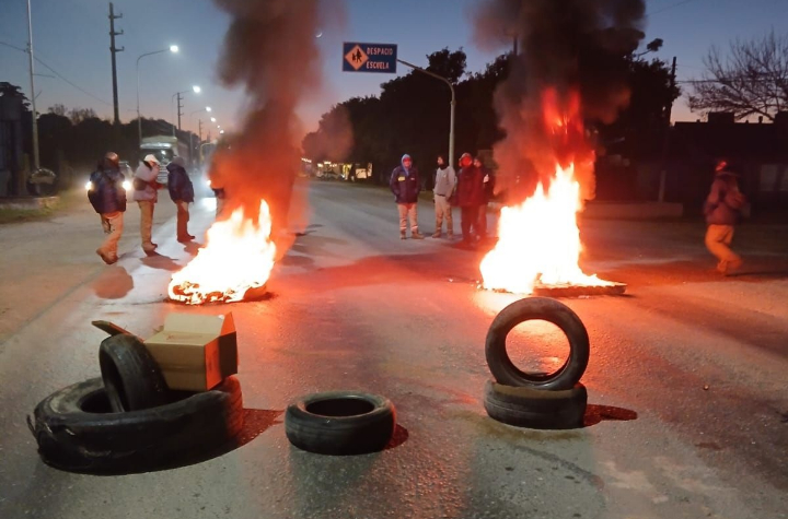Tensión en Ricardone: Guerra de gremios, bloqueo en la A012 y una paritaria estancada