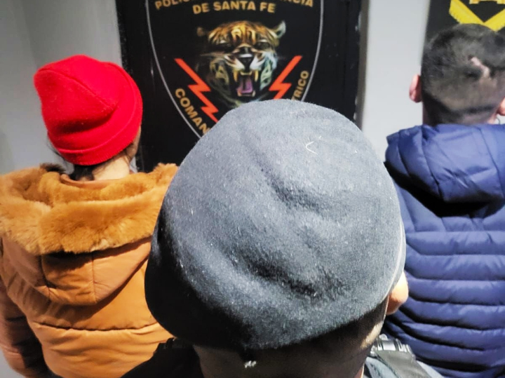 Persecución en San Lorenzo: detuvieron a una pareja con una réplica de arma y casi un millón de pesos en efectivo