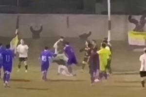 Fútbol regional: Durísimas sanciones tras la batalla campal entre Santa Catalina y Barrio Vila