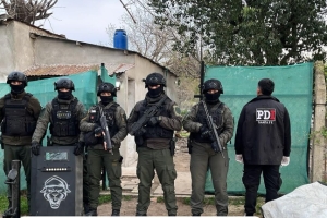 Puerto Gaboto: prisión preventiva para una pareja investigada por microtráfico y tenencia ilegal de un arma