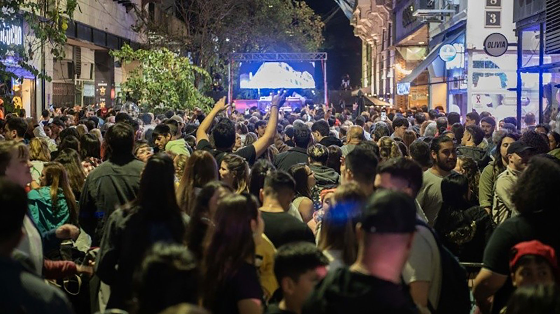 La Noche de las Peatonales vuelve a Rosario el 17 de octubre con música, gastronomía y promociones