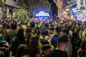 La Noche de las Peatonales vuelve a Rosario el 17 de octubre con música, gastronomía y promociones