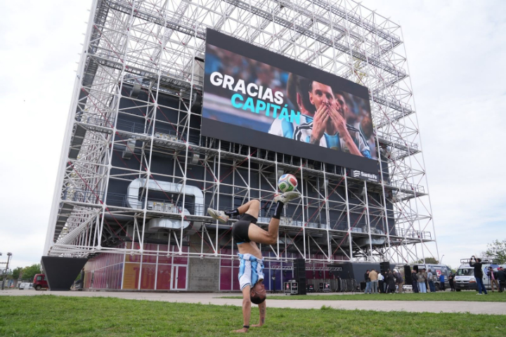 Rosario despide a Messi con una fiesta gratuita y pantalla gigante en el Museo del Deporte