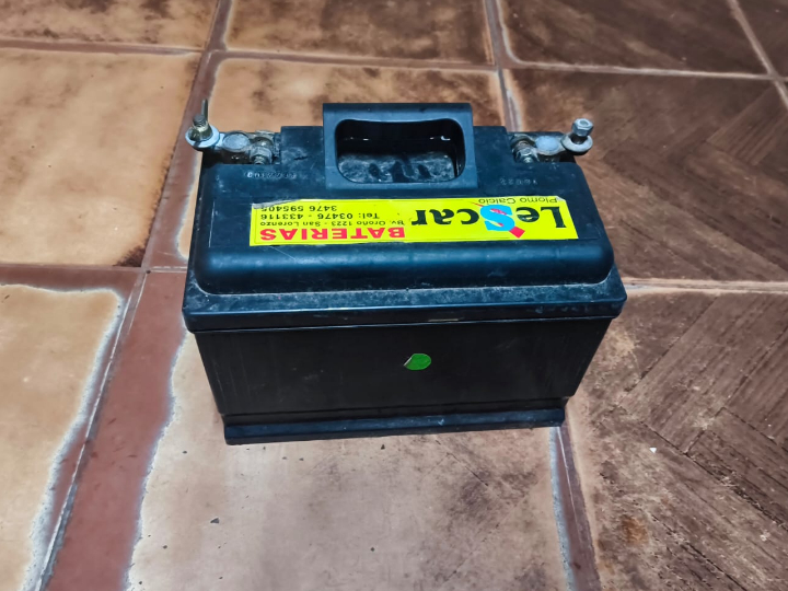 Detuvieron a un joven de 25 años tras robar la batería de un auto en San Lorenzo