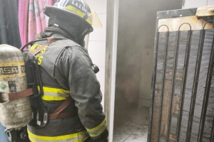 San Lorenzo: un principio de incendio afectó una heladera en un departamento de calle Colón
