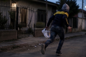 San Lorenzo: recuperan zapatillas robadas y detienen a un menor tras persecución policial
