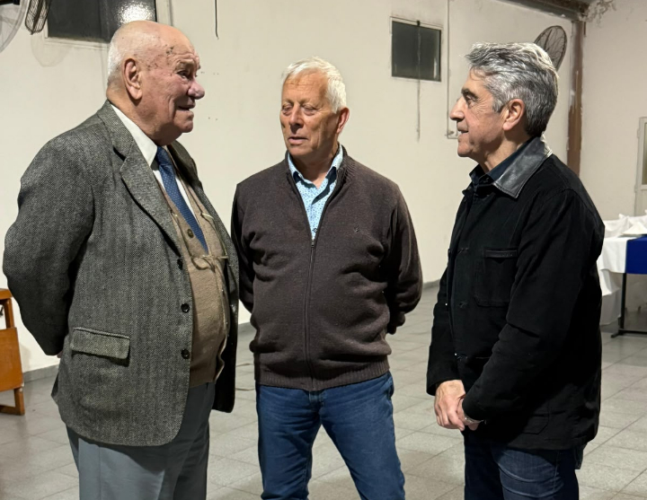 “La credibilidad es el mayor capital de un árbitro”: Traferri distinguió al histórico árbitro José Pollini en Pujato