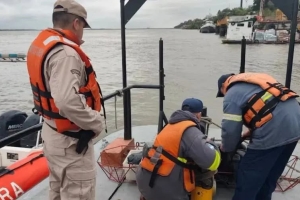 Sin novedades en la intensa búsqueda en el río de los tres pescadores desaparecidos en Fray Luis Beltrán