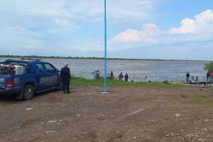 Ocho días sin respuestas: otro intenso rastrillaje en el Paraná terminó sin novedades sobre Flores y Muñoz